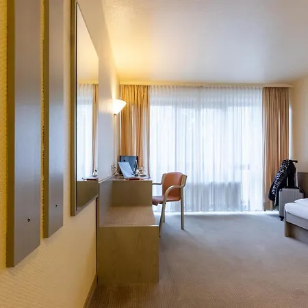 Hotel Baden-Baden מלון 3*