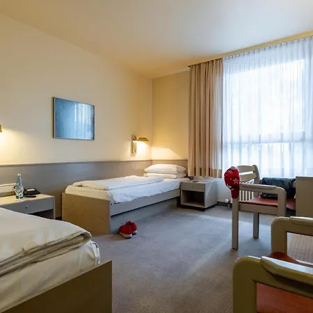 Hotel Baden-Baden מלון 3*